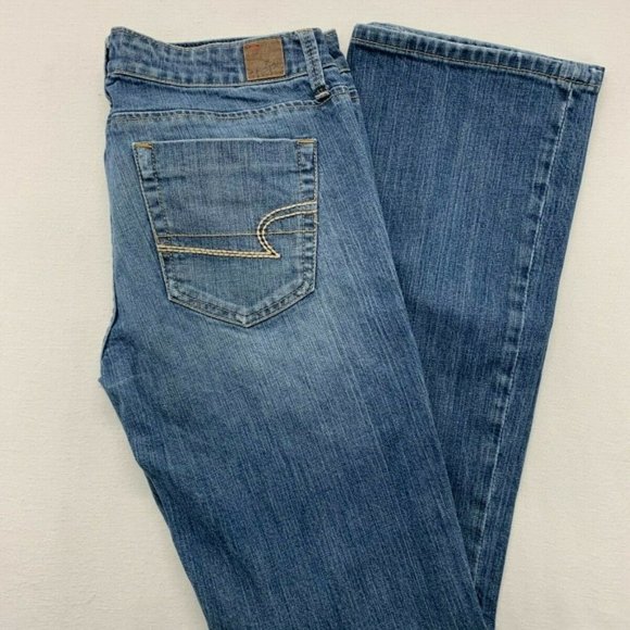 American Eagle Women's 6 Distressed Low Rise True